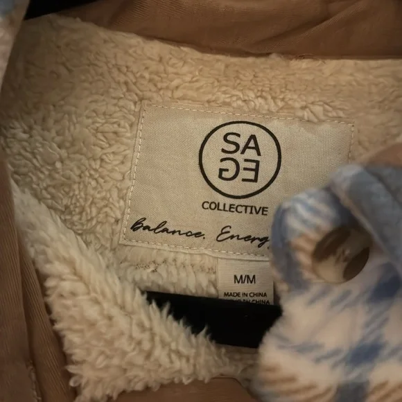 Shacket - Picture 2 of 4